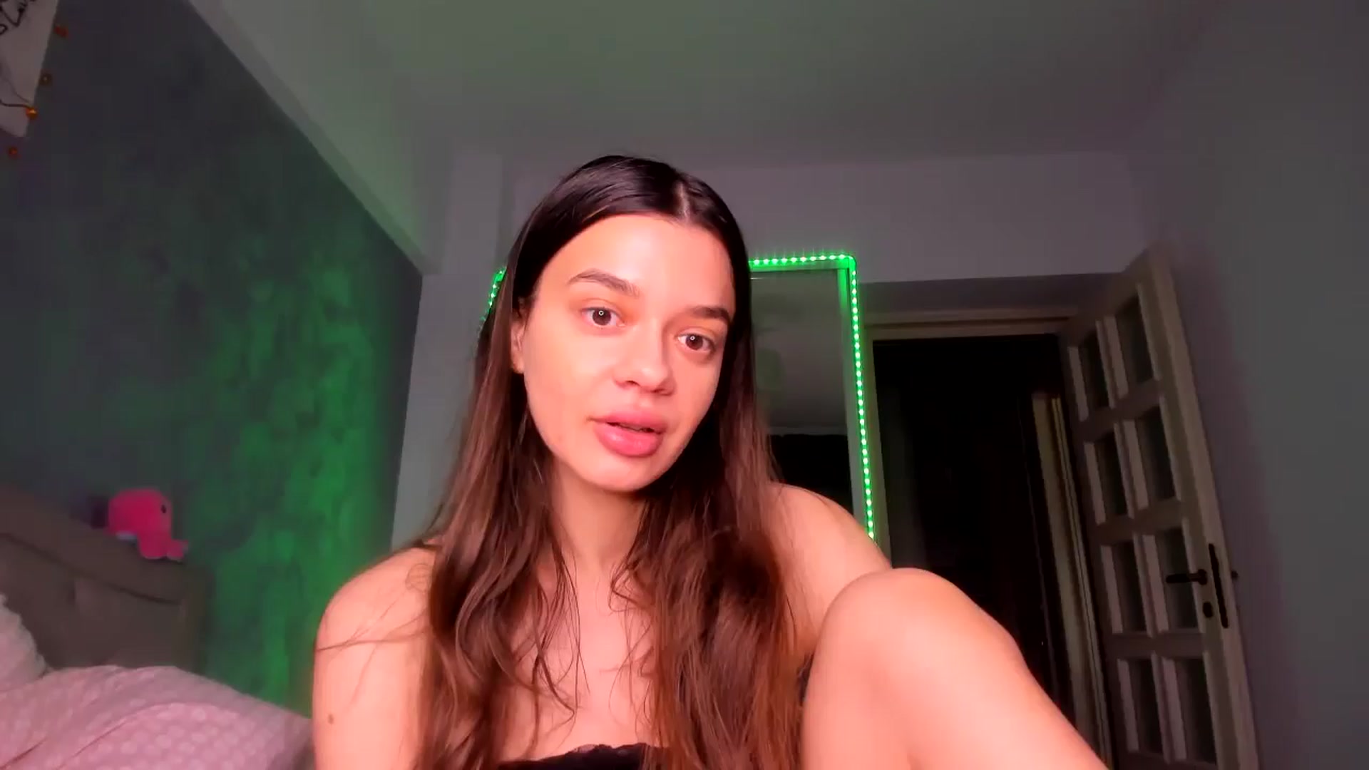 Gallery image thumbnail from Miss_Medyson's myfreecams stream on, 05/02/2025, 12:30 image 18 of 20