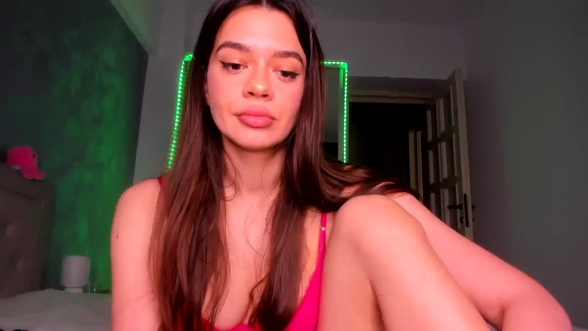 Gallery image thumbnail from Miss_Medyson's myfreecams stream on, 05/04/2025, 11:32 image 9 of 20