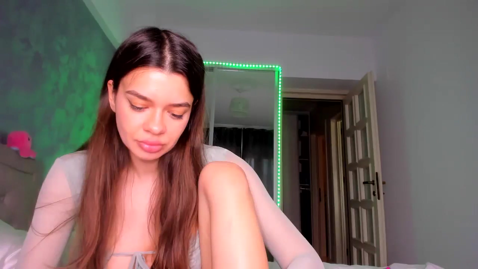 Gallery image thumbnail from Miss_Medyson's myfreecams stream on, 05/04/2025, 12:31 image 11 of 20