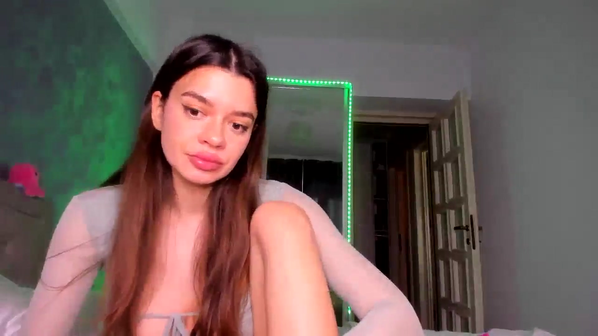 Gallery image thumbnail from Miss_Medyson's myfreecams stream on, 05/04/2025, 12:31 image 10 of 20