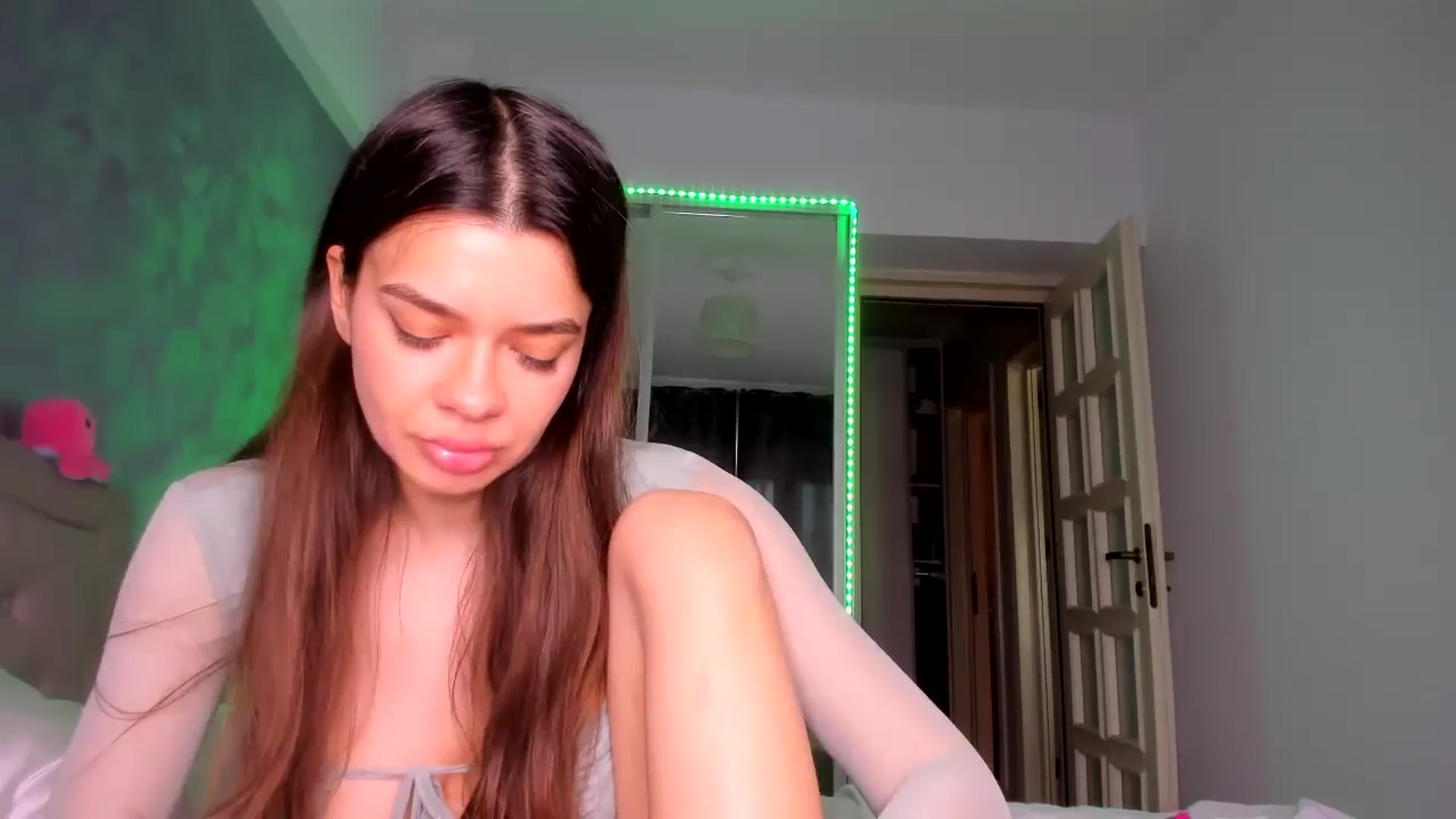Gallery image thumbnail from Miss_Medyson's myfreecams stream on, 05/04/2025, 12:31 image 12 of 20