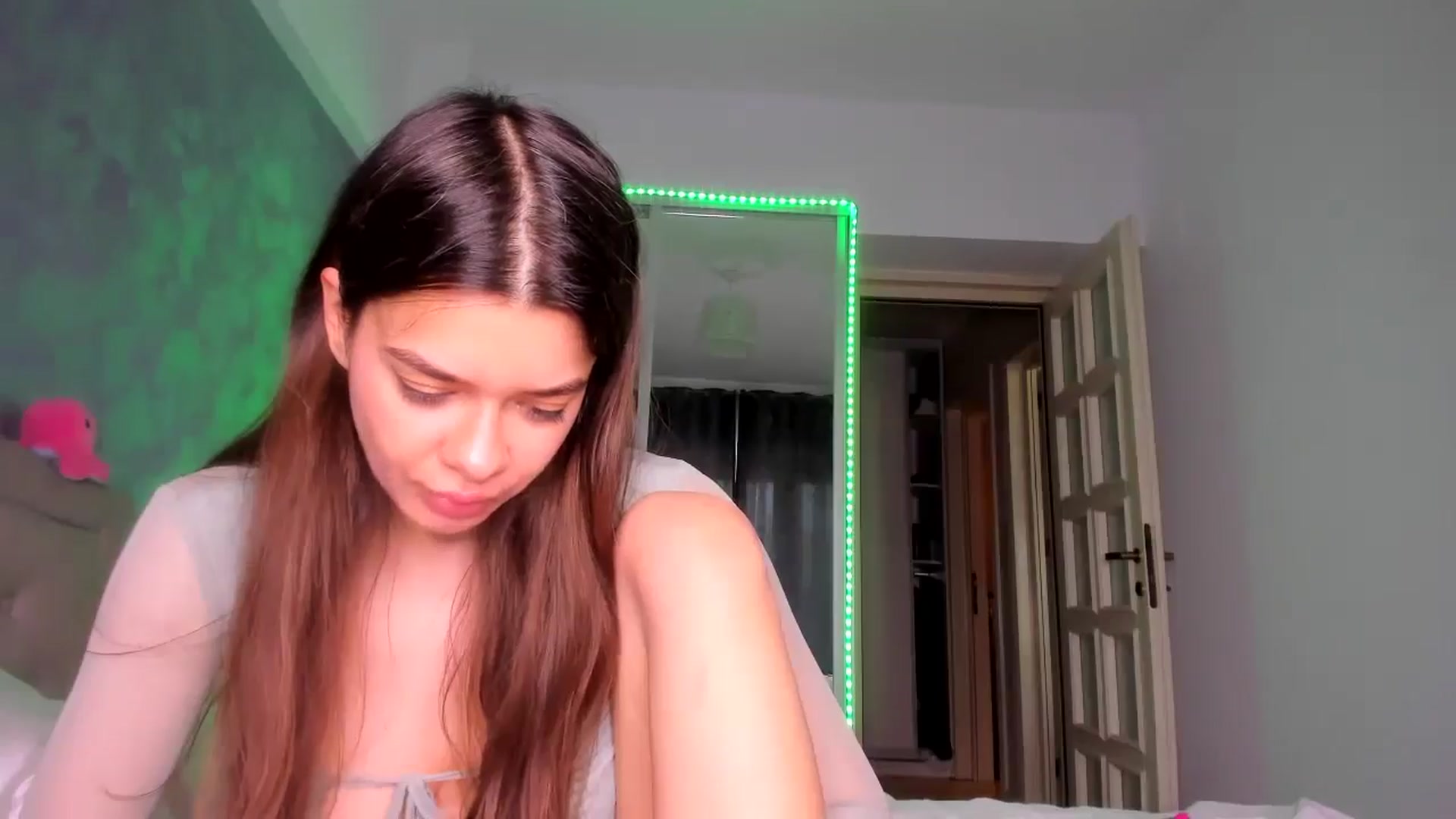 Gallery image thumbnail from Miss_Medyson's myfreecams stream on, 05/04/2025, 12:31 image 18 of 20