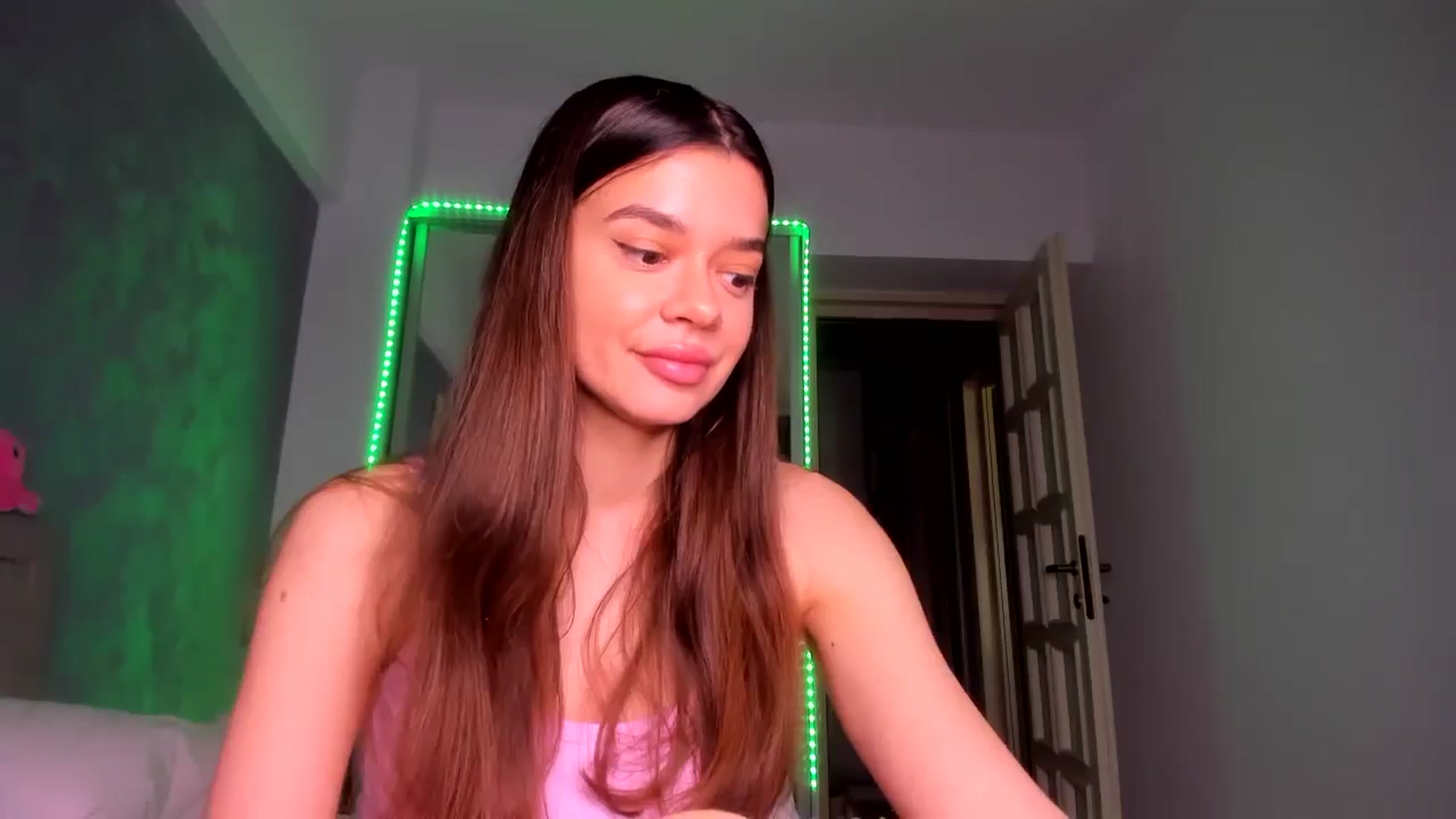 Gallery image thumbnail from Miss_Medyson's myfreecams stream on, 05/10/2025, 09:50 image 19 of 20