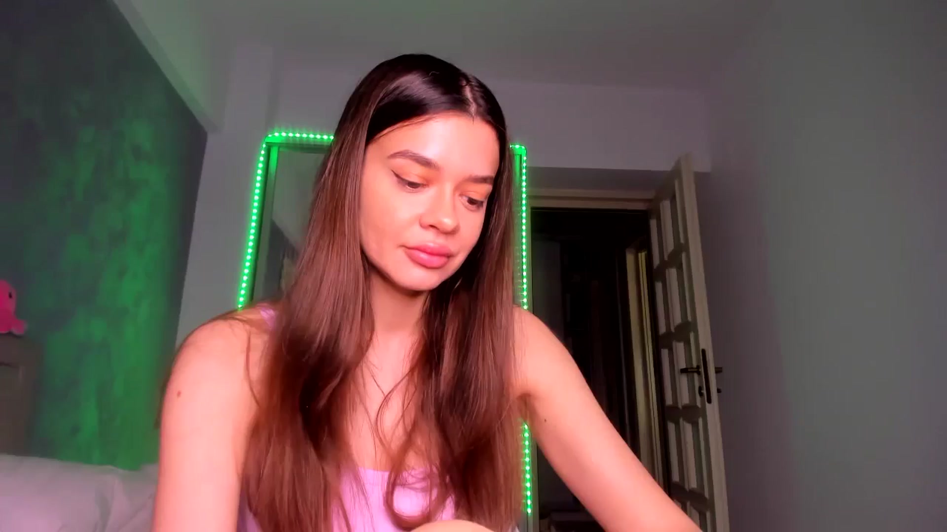 Gallery image thumbnail from Miss_Medyson's myfreecams stream on, 05/10/2025, 09:50 image 15 of 20