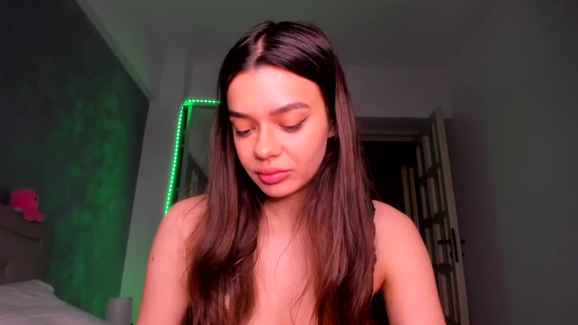 Gallery image thumbnail from Miss_Medyson's myfreecams stream on, 05/12/2025, 11:04 image 18 of 20