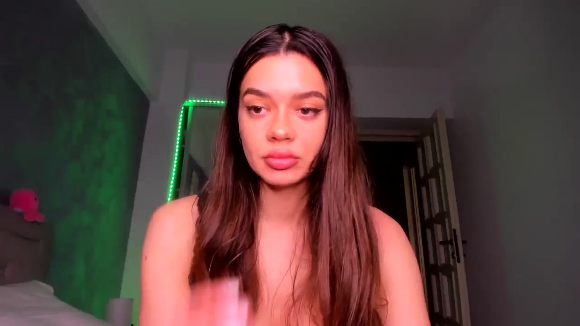 Gallery image thumbnail from Miss_Medyson's myfreecams stream on, 05/12/2025, 11:04 image 19 of 20