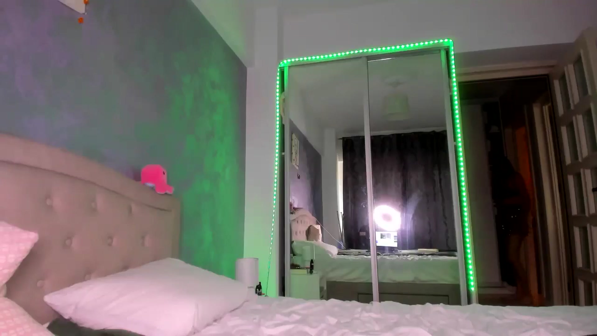 Gallery image thumbnail from Miss_Medyson's myfreecams stream on, 05/14/2025, 10:33 image 11 of 20