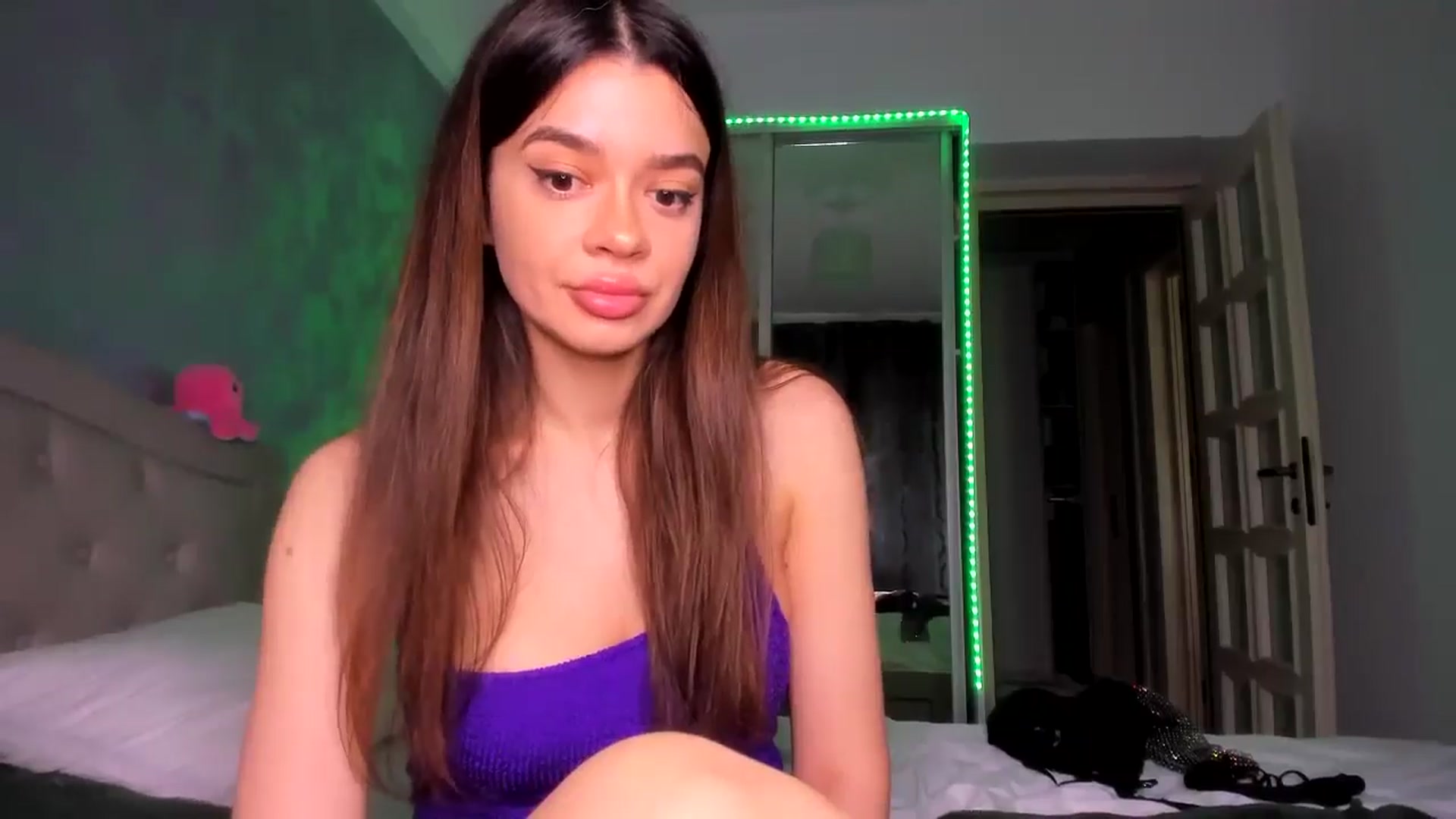 Gallery image thumbnail from Miss_Medyson's myfreecams stream on, 05/14/2025, 10:57 image 4 of 20
