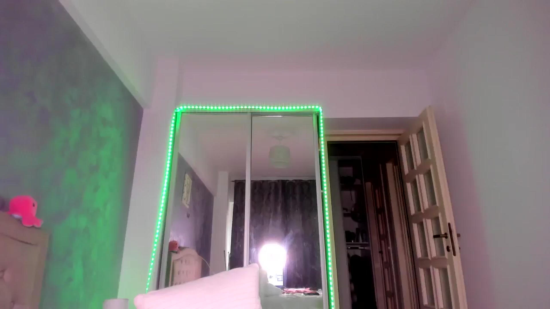 Gallery image thumbnail from Miss_Medyson's myfreecams stream on, 05/17/2025, 10:03 image 20 of 20