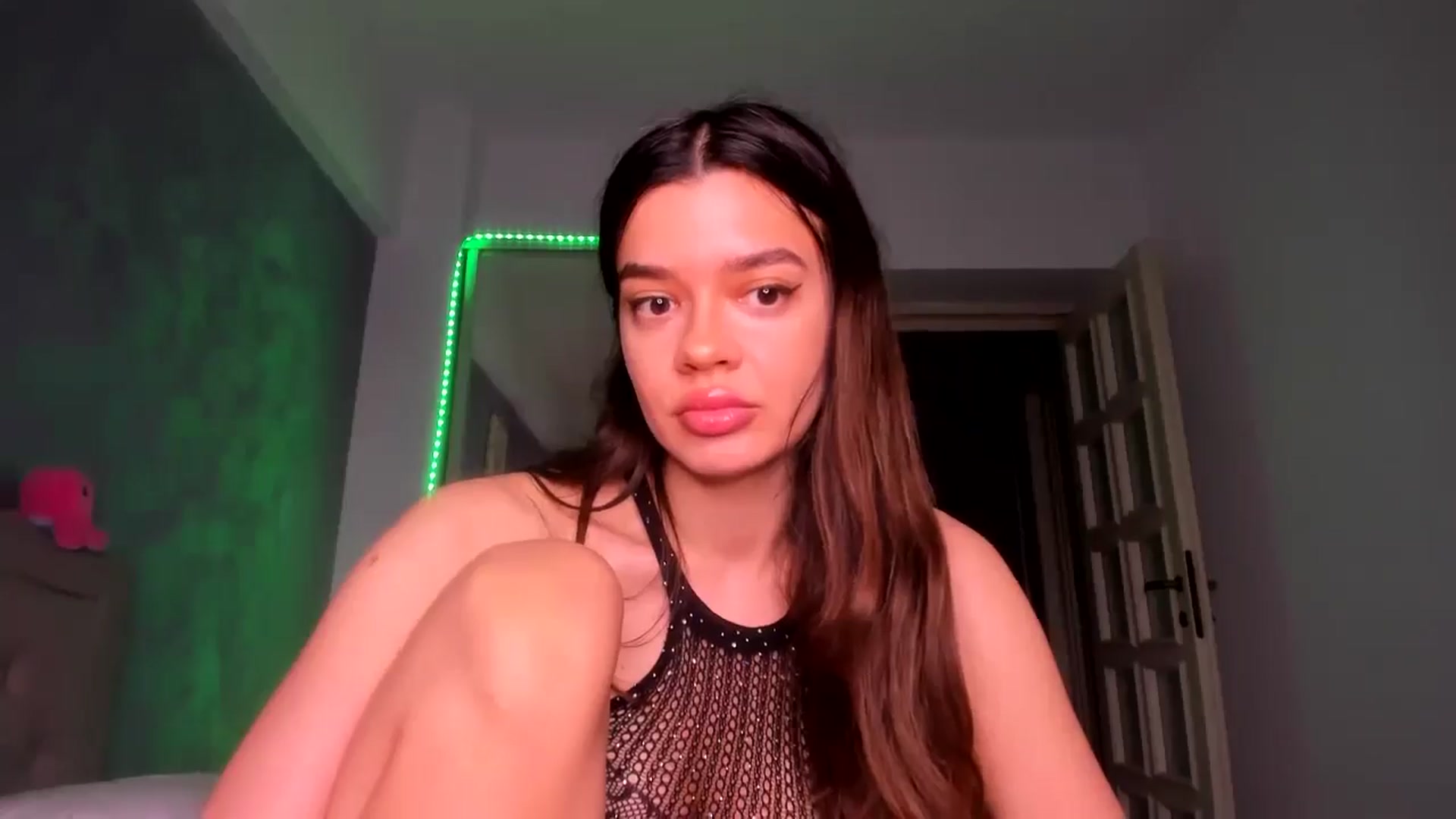 Gallery image thumbnail from Miss_Medyson's myfreecams stream on, 05/17/2025, 10:03 image 19 of 20