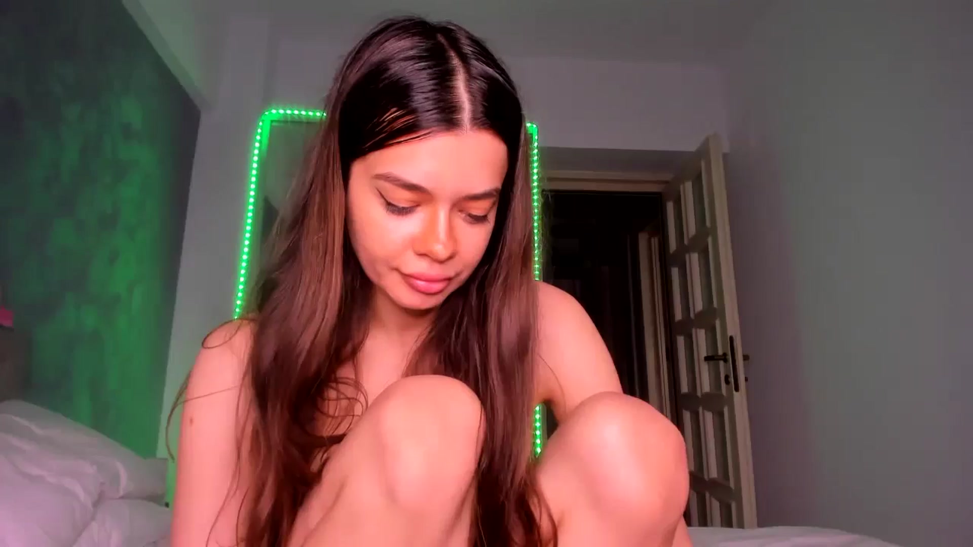 Gallery image thumbnail from Miss_Medyson's myfreecams stream on, 05/29/2025, 11:09 image 7 of 20