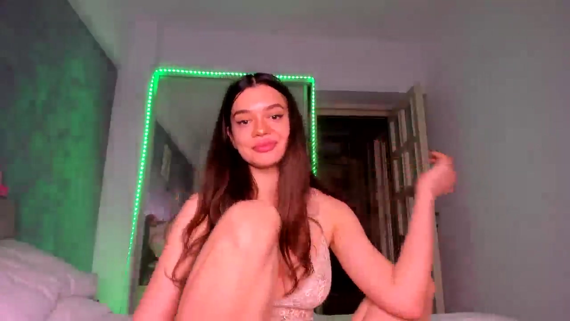 Gallery image thumbnail from Miss_Medyson's myfreecams stream on, 05/29/2025, 11:09 image 8 of 20
