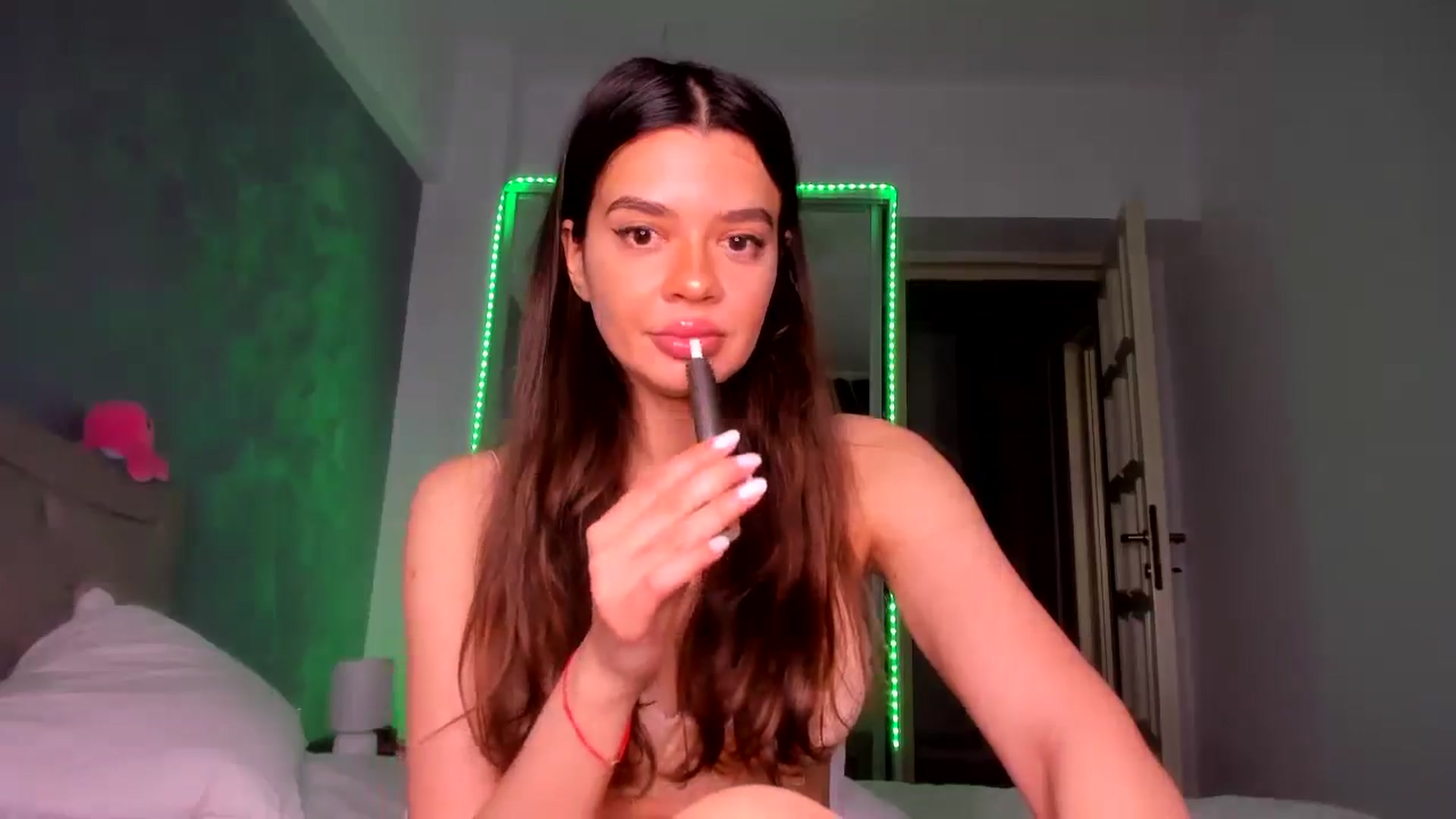 Gallery image thumbnail from Miss_Medyson's myfreecams stream on, 06/09/2025, 09:05 image 15 of 20
