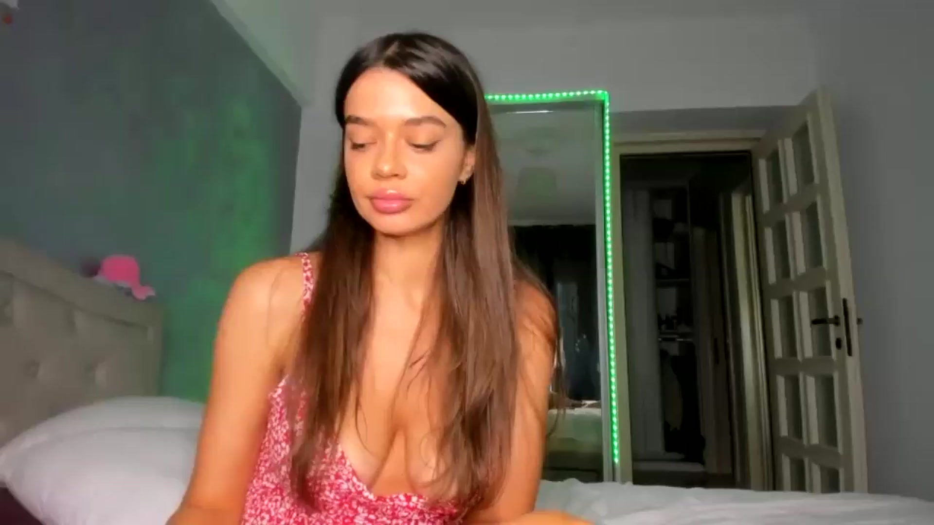 Gallery image thumbnail from Miss_Medyson's myfreecams stream on, 08/03/2025, 11:35 image 1 of 20
