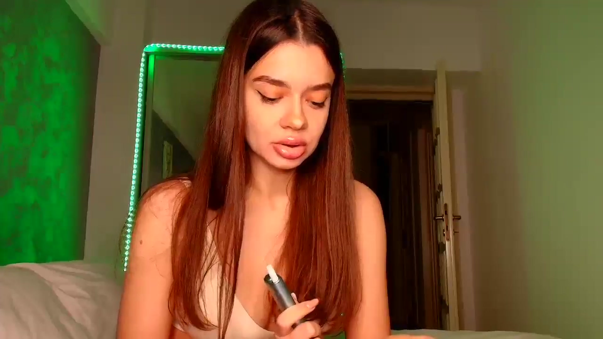 Gallery image thumbnail from Miss_Medyson's myfreecams stream on, 12/22/2025, 12:46 image 17 of 20