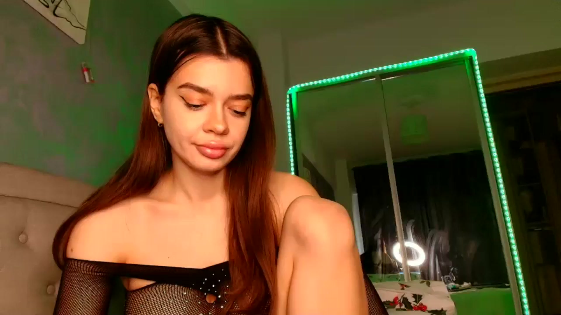 Gallery image thumbnail from Miss_Medyson's myfreecams stream on, 12/27/2025, 10:47 image 7 of 20