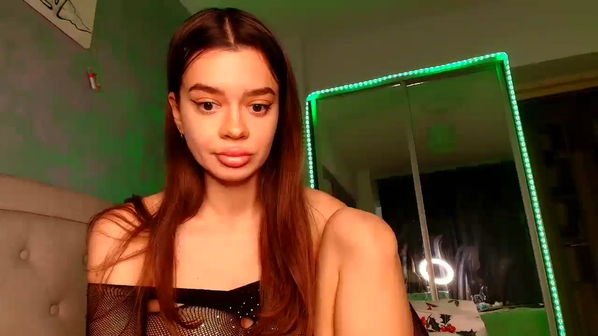 Gallery image thumbnail from Miss_Medyson's myfreecams stream on, 12/27/2025, 10:47 image 19 of 20