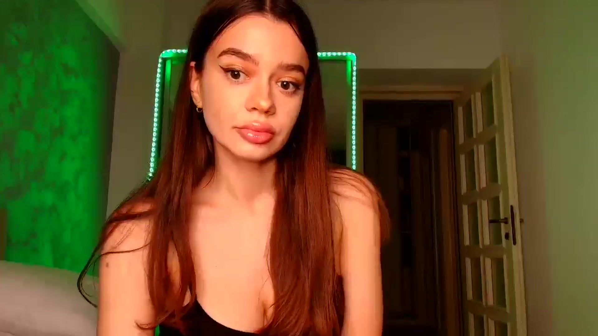 Gallery image thumbnail from Miss_Medyson's myfreecams stream on, 12/29/2025, 16:00 image 9 of 20