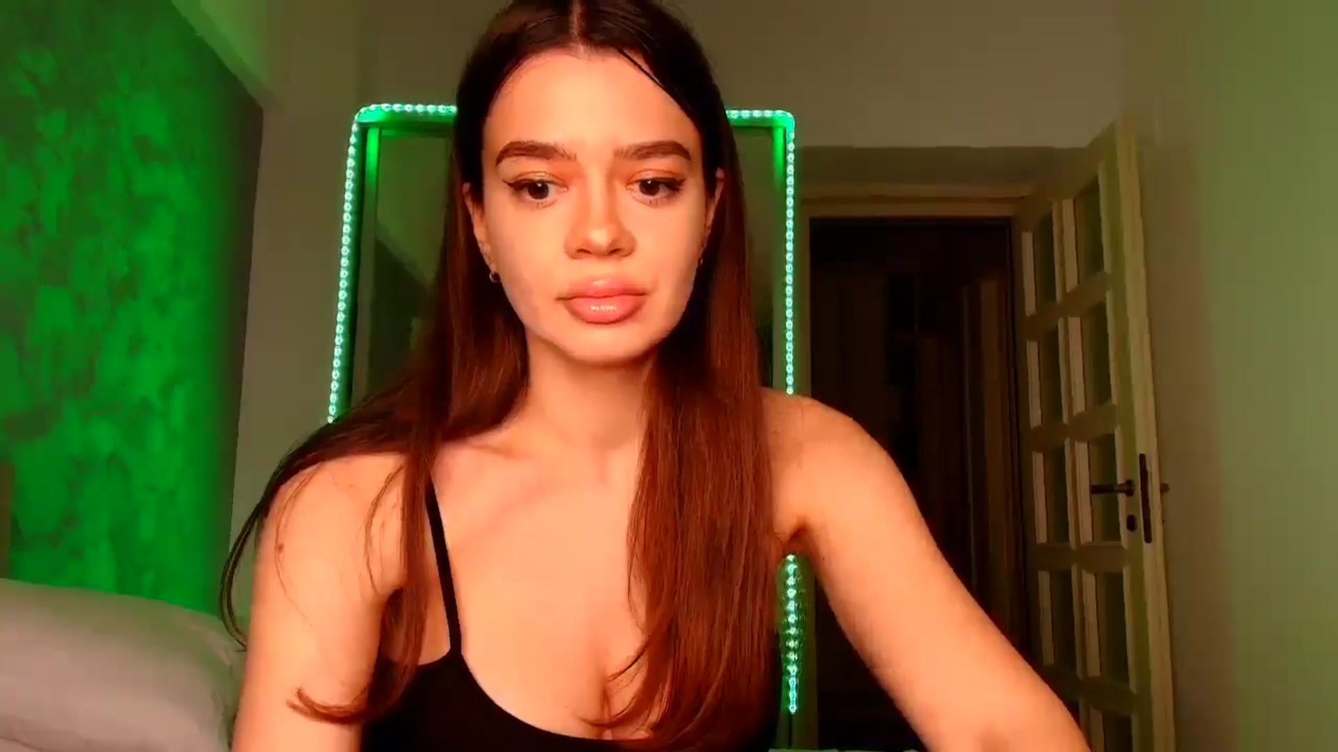Gallery image thumbnail from Miss_Medyson's myfreecams stream on, 12/29/2025, 16:00 image 5 of 20