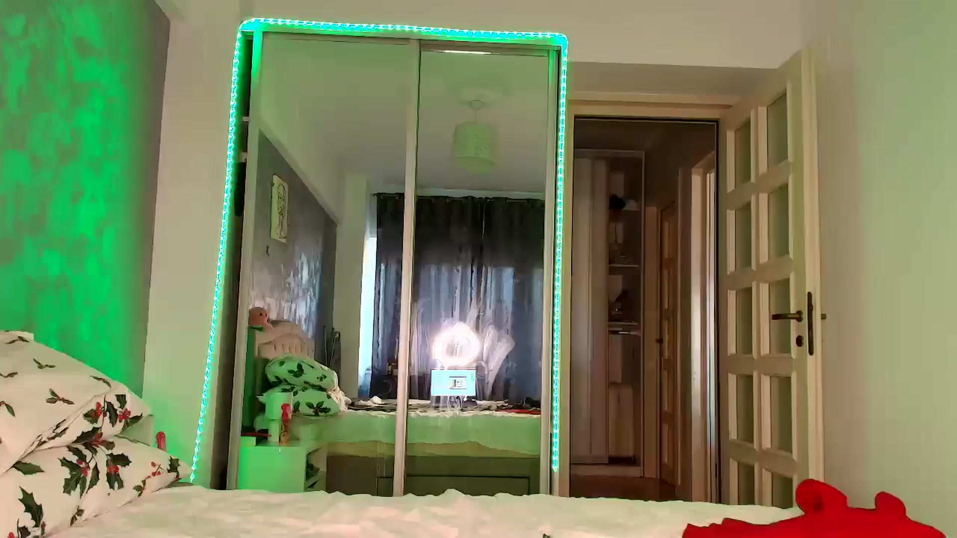 Gallery image thumbnail from Miss_Medyson's myfreecams stream on, 01/03/2026, 12:29 image 1 of 20