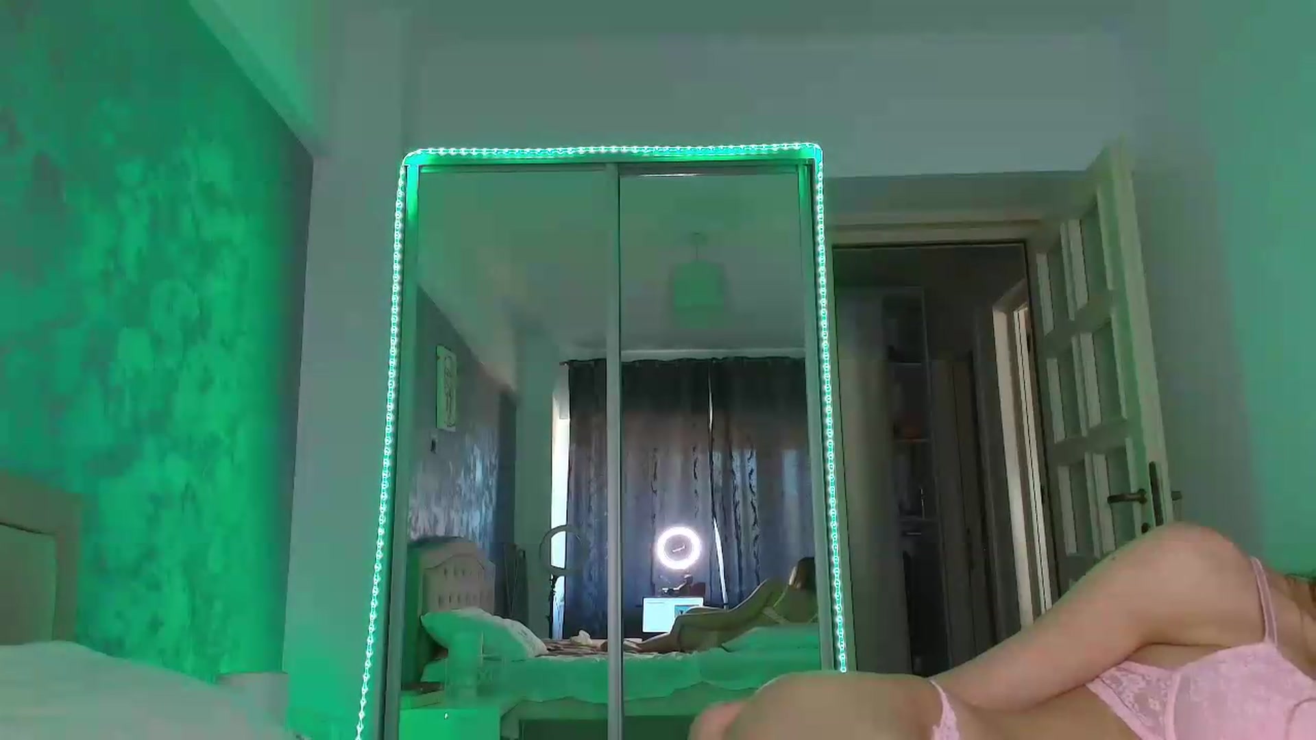 Gallery image thumbnail from Miss_Medyson's myfreecams stream on, 08/16/2026, 11:46 image 8 of 20