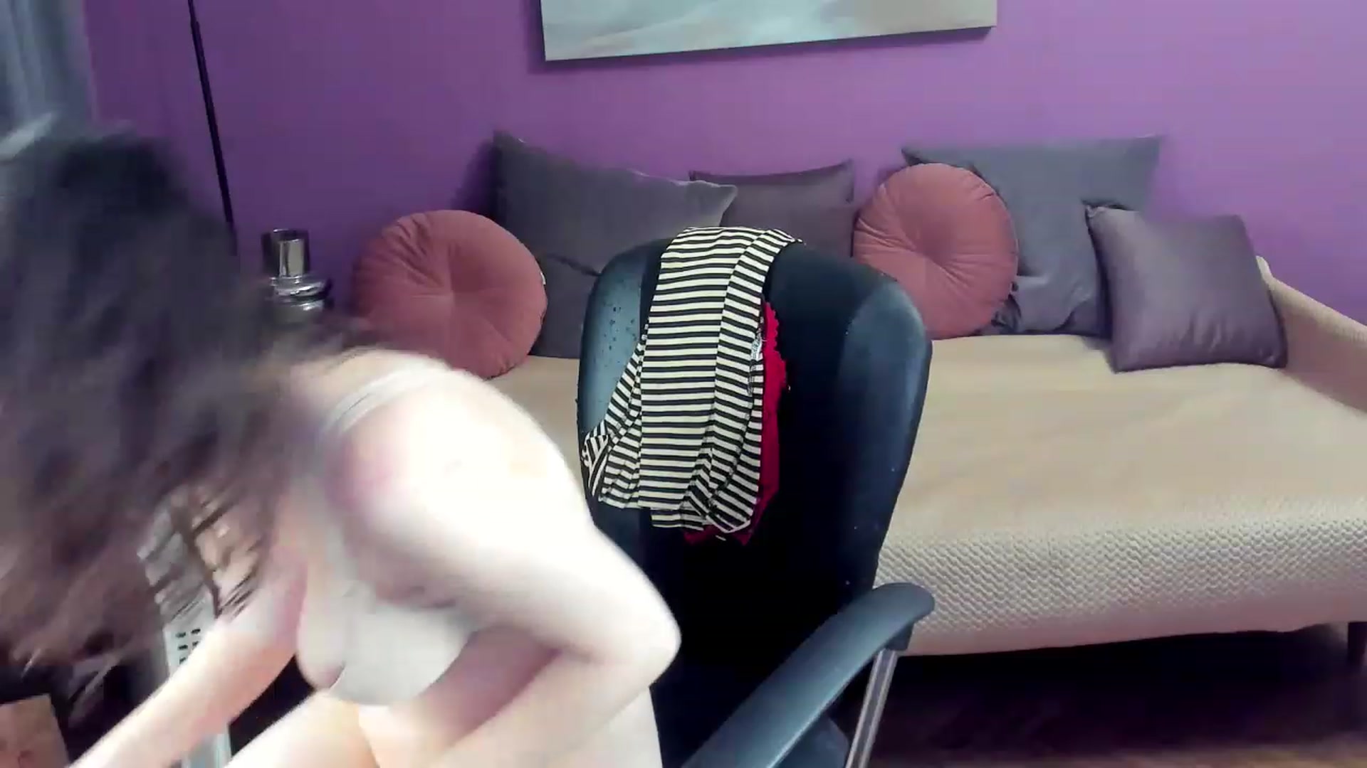 Gallery image thumbnail from Miss_Moan69's myfreecams stream on, 03/18/2023, 18:54 image 14 of 20