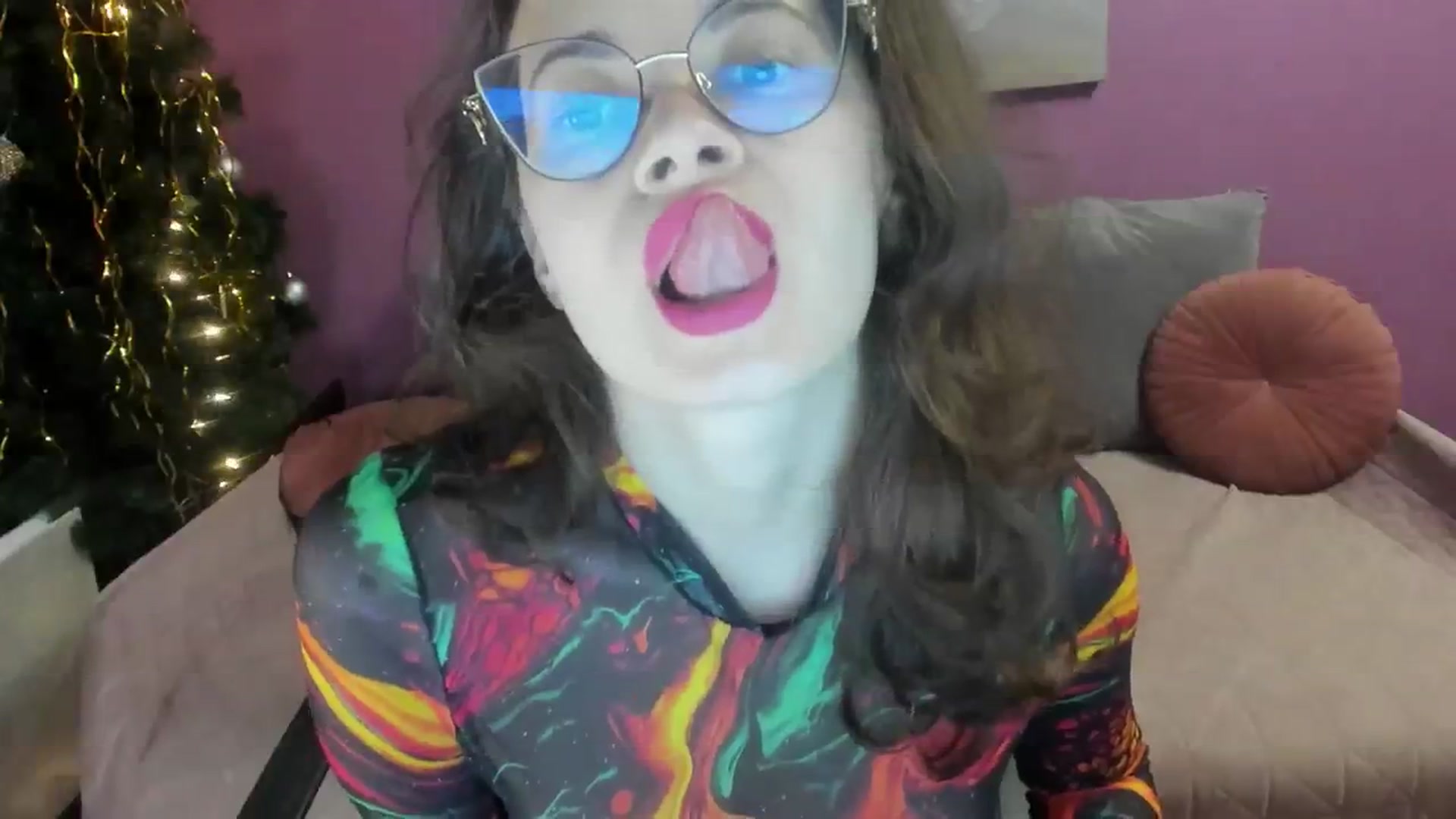 Gallery image thumbnail from Miss_Moan69's myfreecams stream on, 12/20/2023, 16:14 image 5 of 20