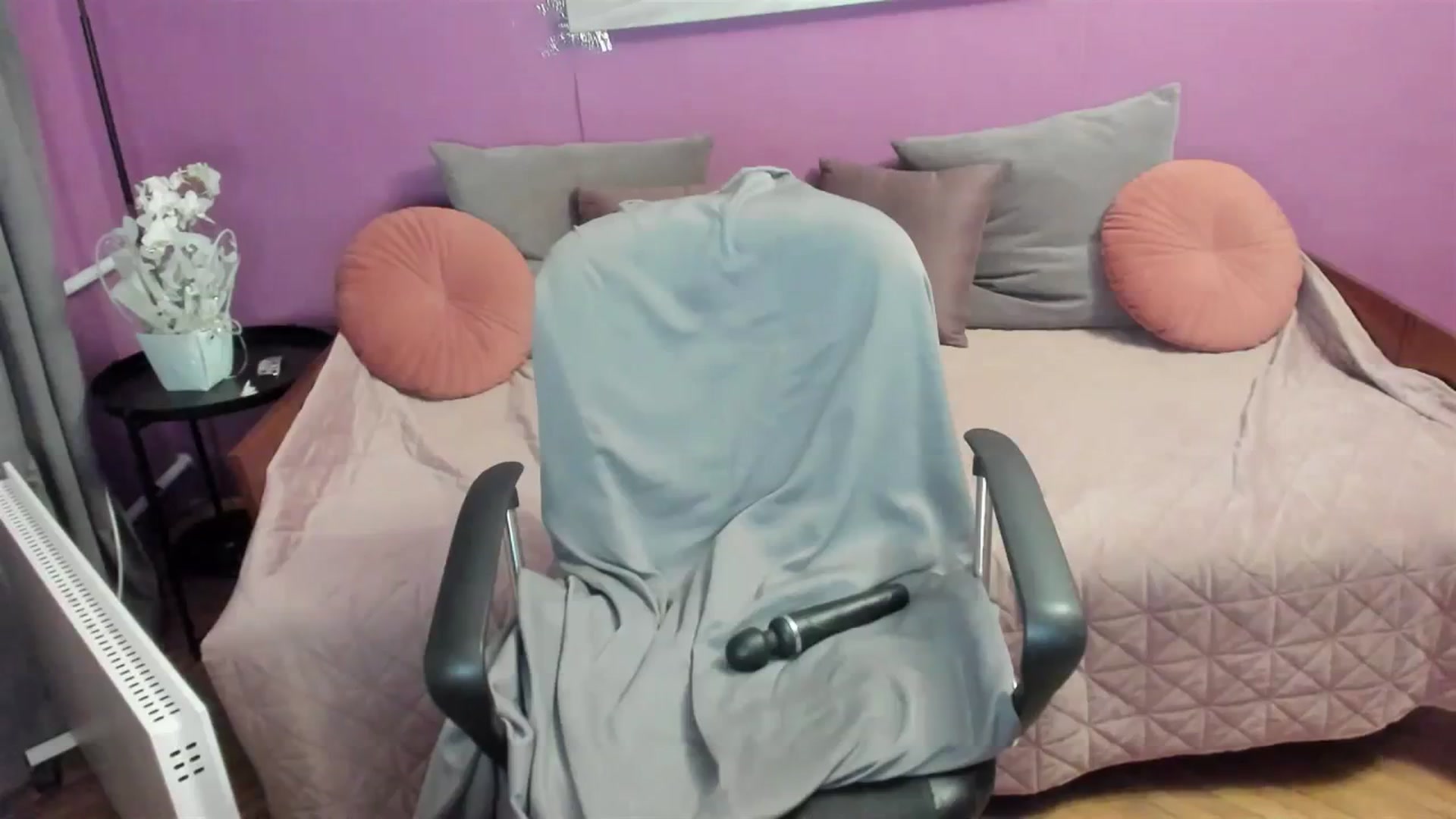Gallery image thumbnail from Miss_Moan69's myfreecams stream on, 03/27/2024, 20:12 image 2 of 20