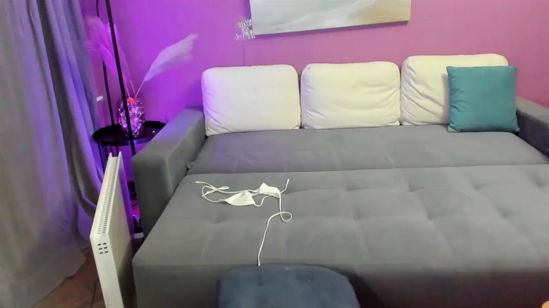 Gallery image thumbnail from Miss_Moan69's myfreecams stream on, 11/26/2024, 19:06 image 18 of 20