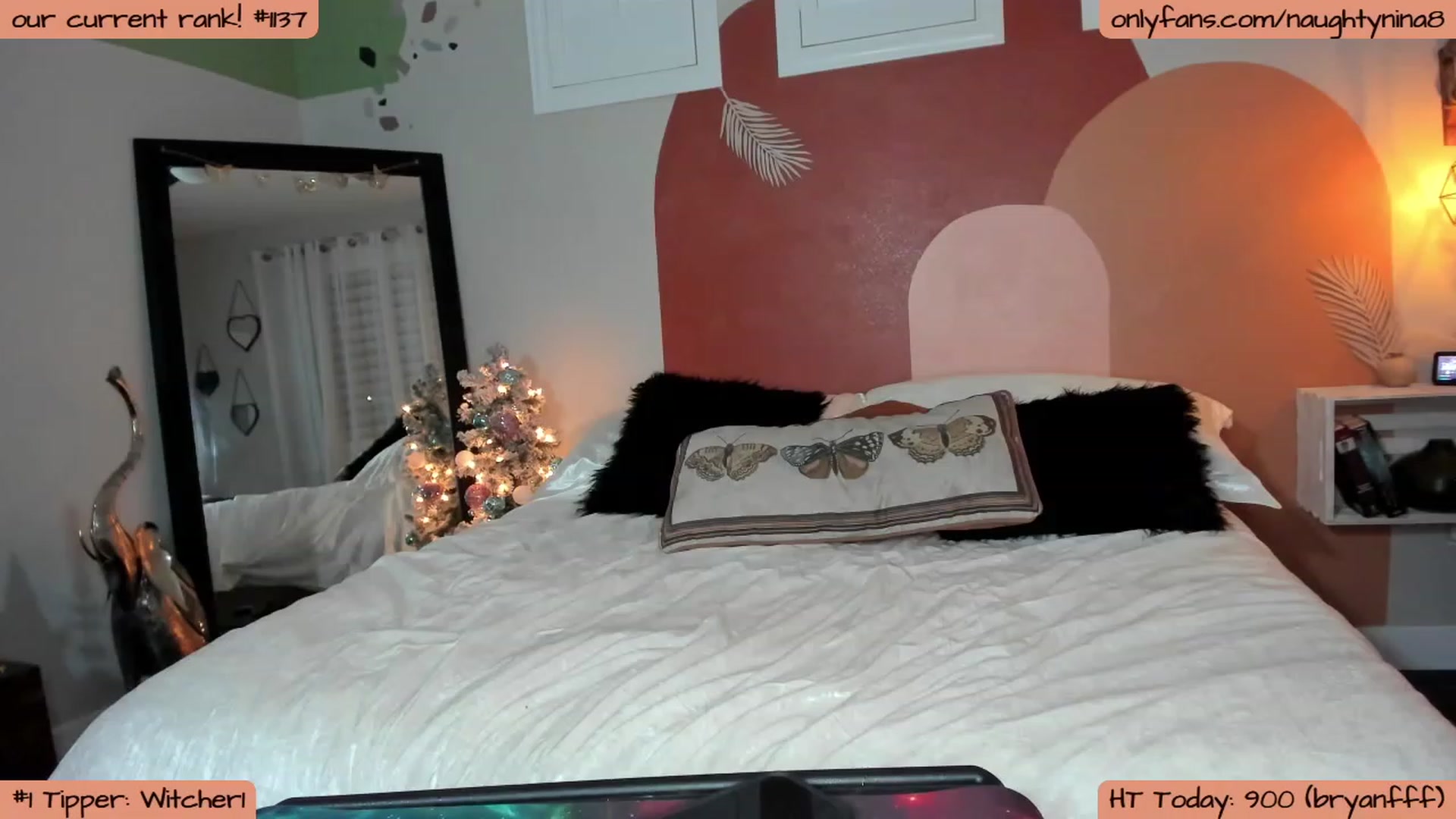 Gallery image thumbnail from Miss_Nina's myfreecams stream on, 11/21/2022, 08:58 image 10 of 20