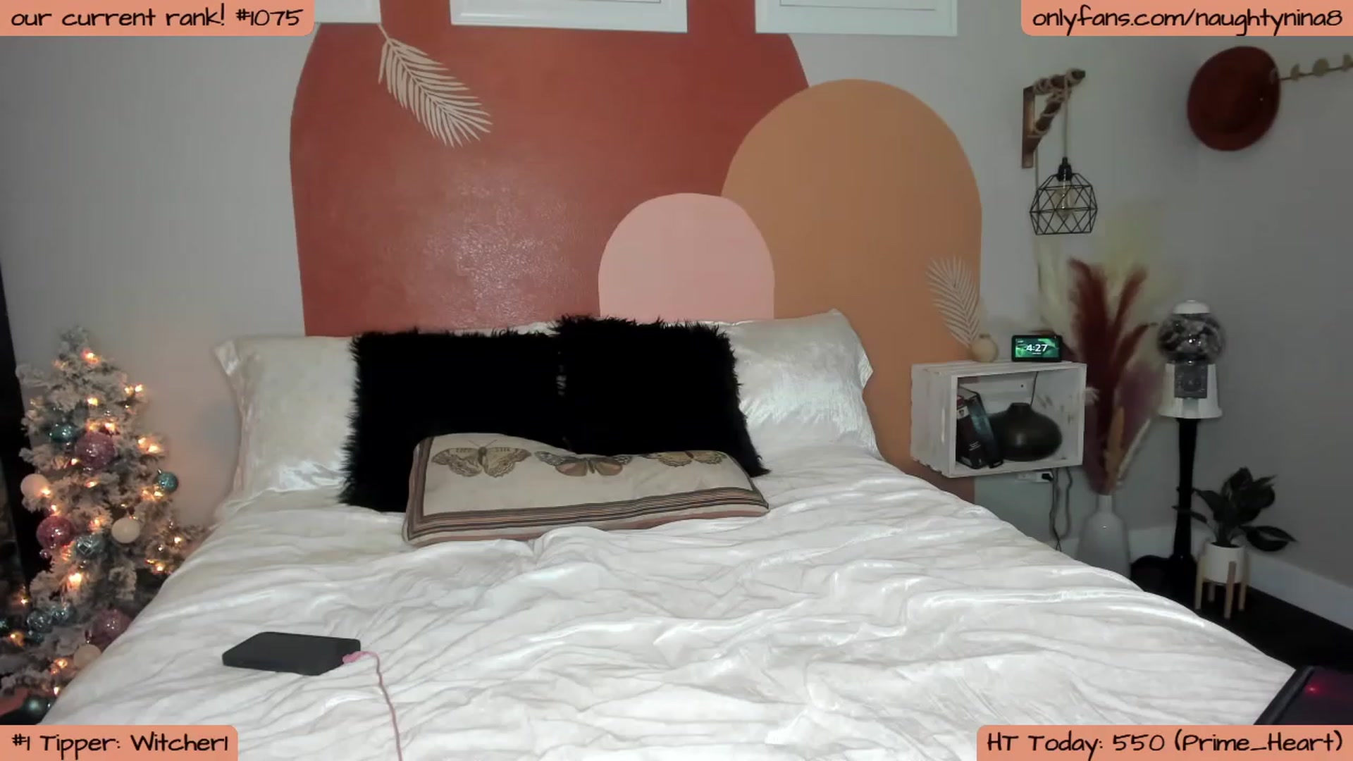 Gallery image thumbnail from Miss_Nina's myfreecams stream on, 12/22/2022, 24:40 image 15 of 20