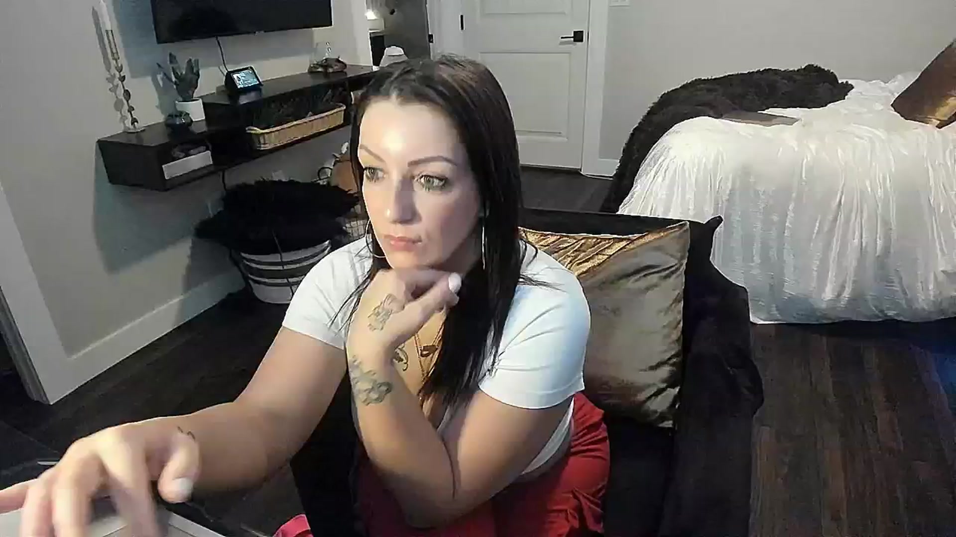 Gallery image thumbnail from Miss_Nina's myfreecams stream on, 06/21/2024, 02:47 image 16 of 20