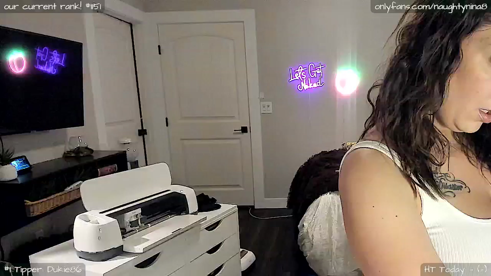 Gallery image thumbnail from Miss_Nina's myfreecams stream on, 06/27/2024, 08:54 image 1 of 20