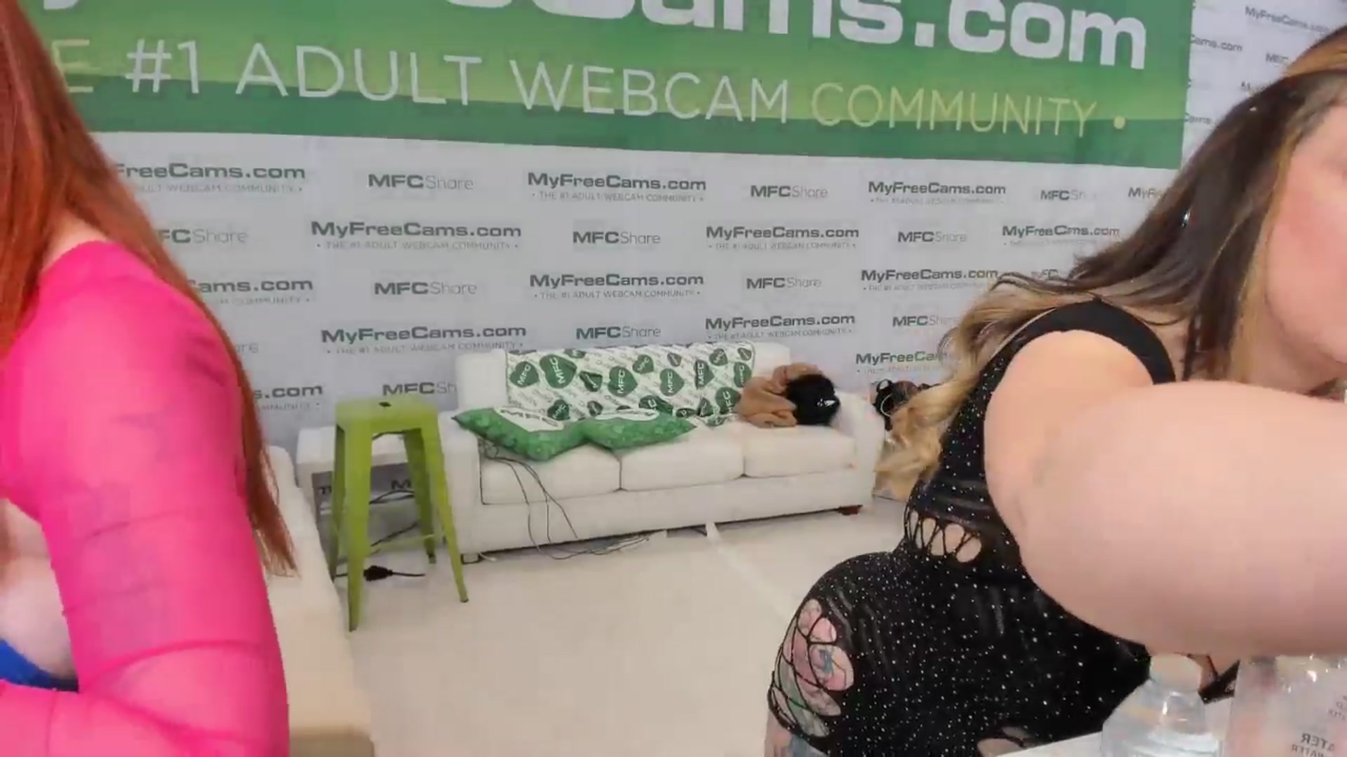 Gallery image thumbnail from Miss_Nina's myfreecams stream on, 01/24/2025, 03:11 image 17 of 20