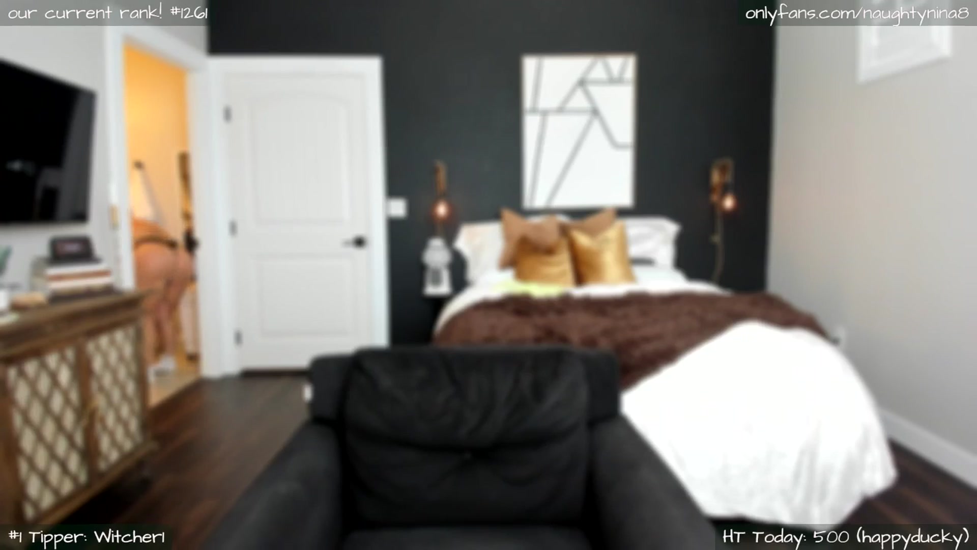Gallery image thumbnail from Miss_Nina's myfreecams stream on, 04/03/2025, 21:46 image 17 of 20