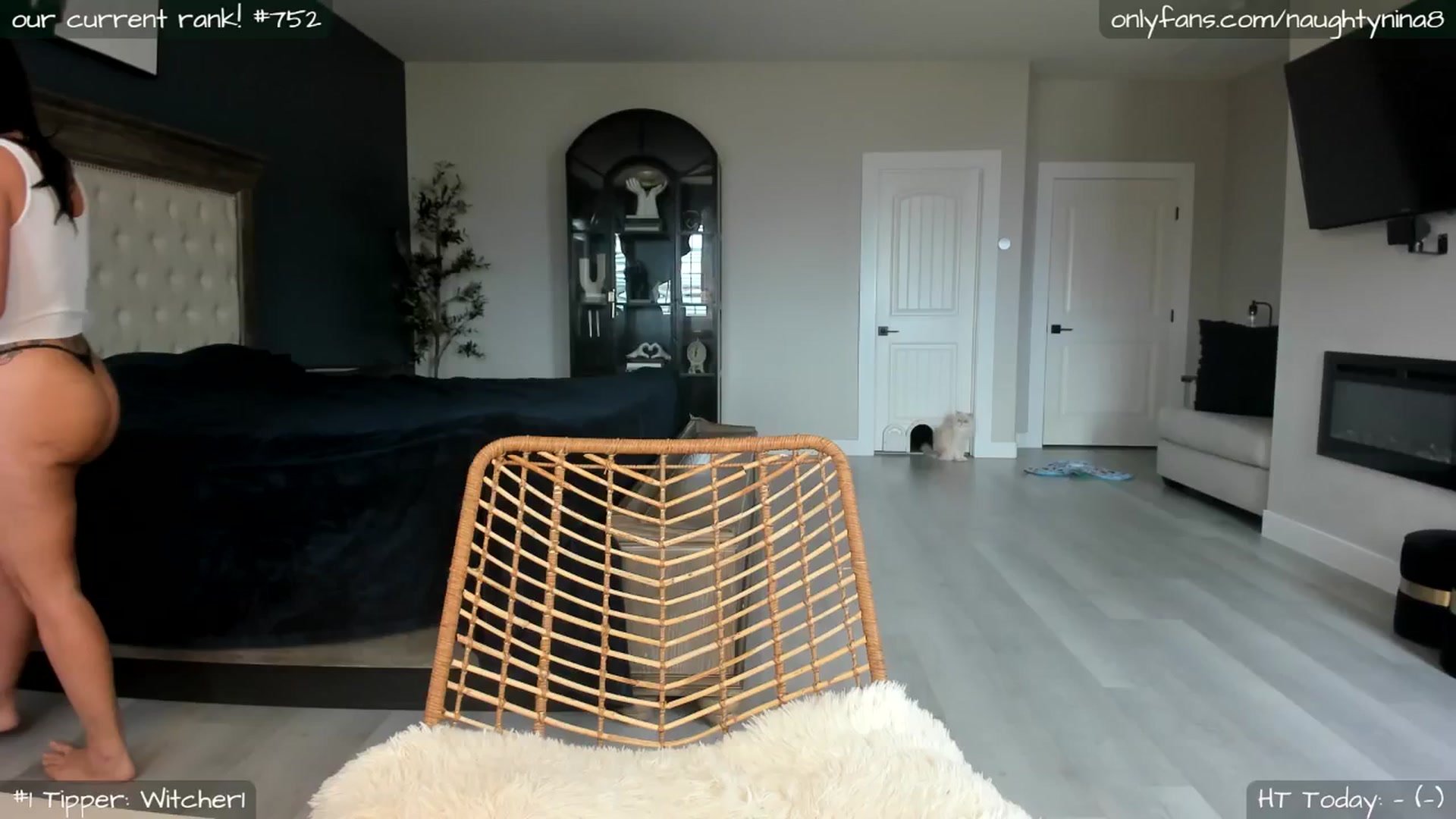 Gallery image thumbnail from Miss_Nina's myfreecams stream on, 08/28/2025, 21:18 image 15 of 20