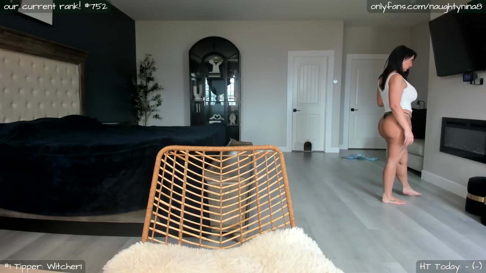 Gallery image thumbnail from Miss_Nina's myfreecams stream on, 08/28/2025, 21:18 image 17 of 20