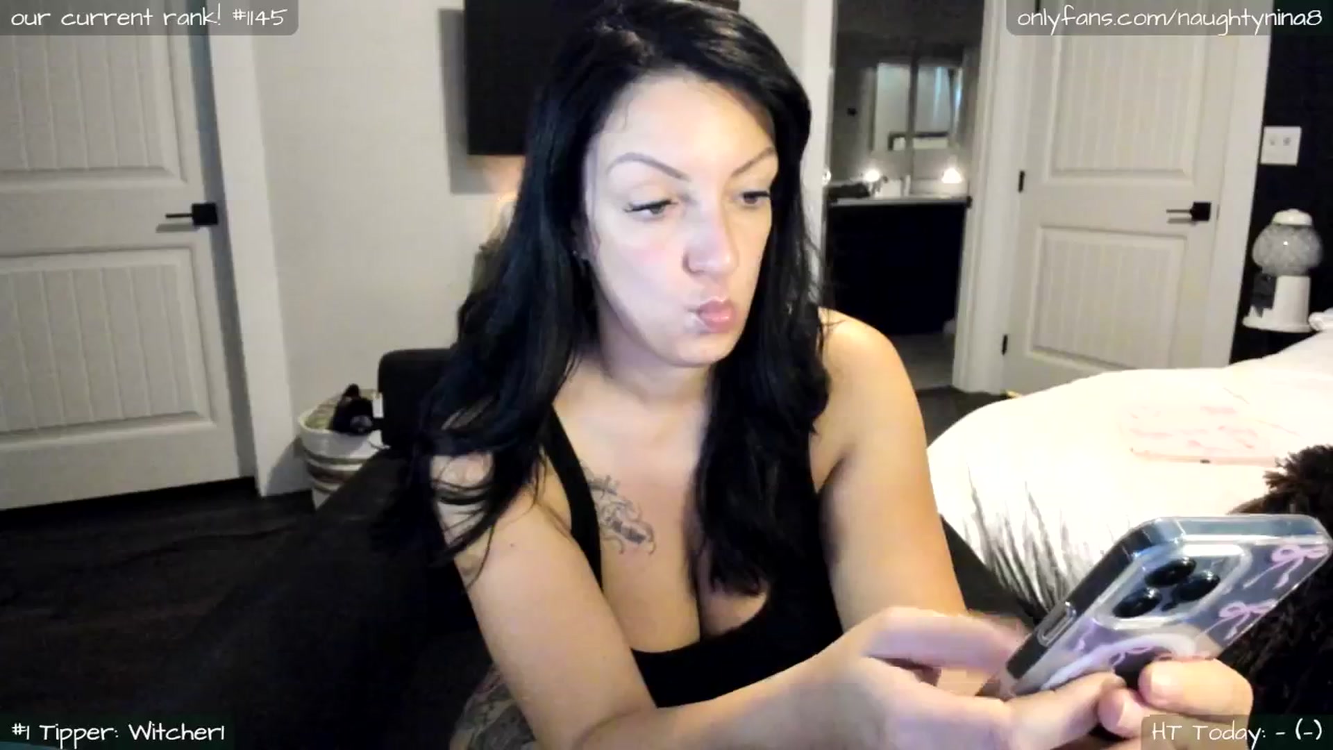 Gallery image thumbnail from Miss_Nina's myfreecams stream on, 09/28/2025, 16:44 image 18 of 20