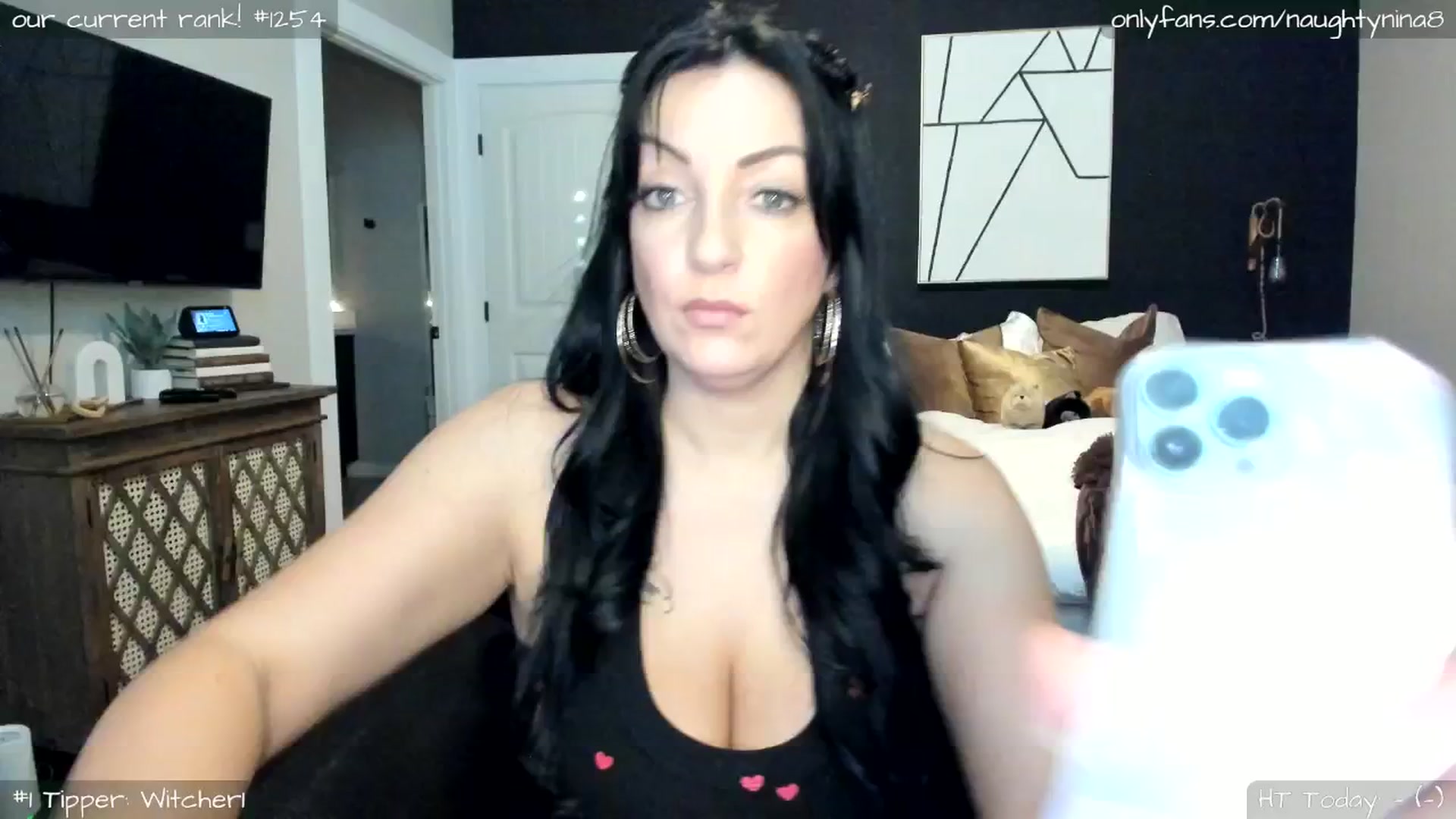Gallery image thumbnail from Miss_Nina's myfreecams stream on, 10/14/2025, 24:20 image 18 of 20