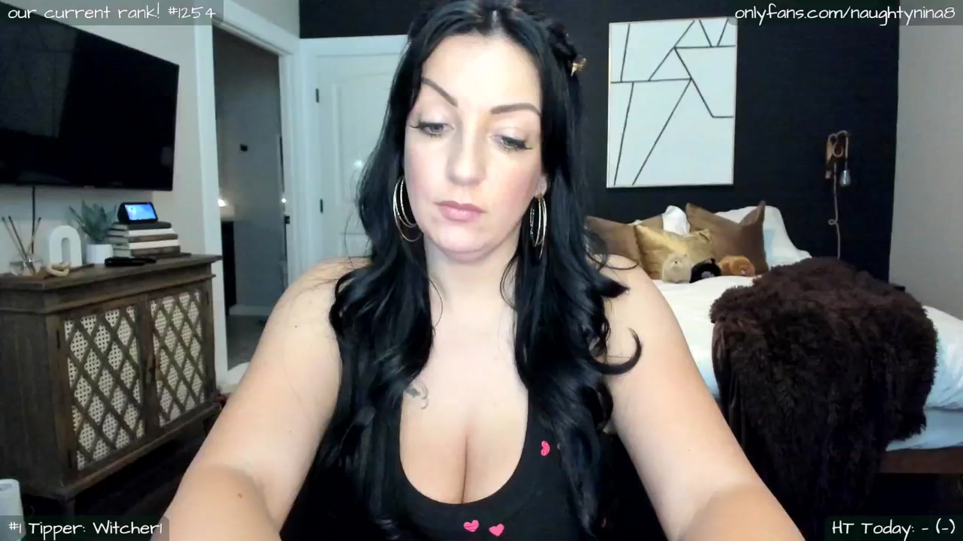 Gallery image thumbnail from Miss_Nina's myfreecams stream on, 10/14/2025, 24:20 image 3 of 20