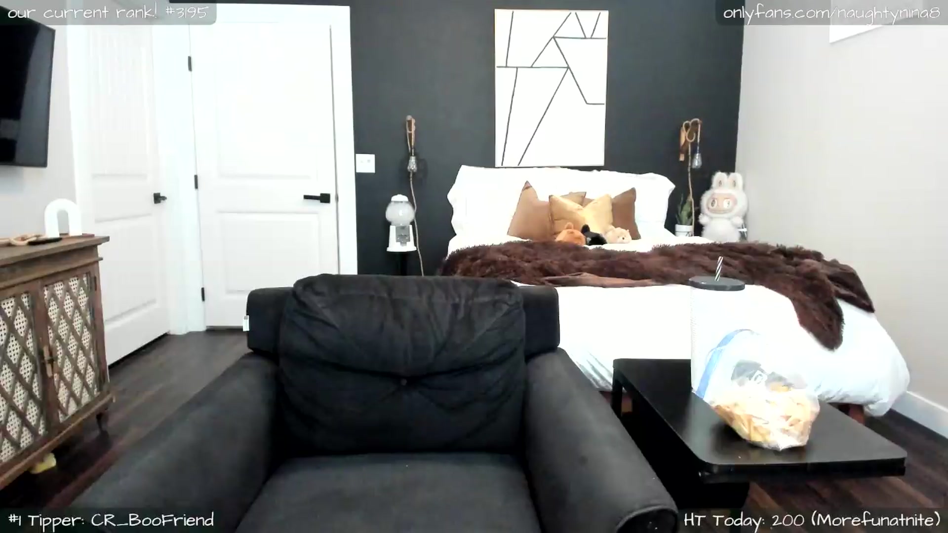 Gallery image thumbnail from Miss_Nina's myfreecams stream on, 05/04/2026, 19:23 image 9 of 20