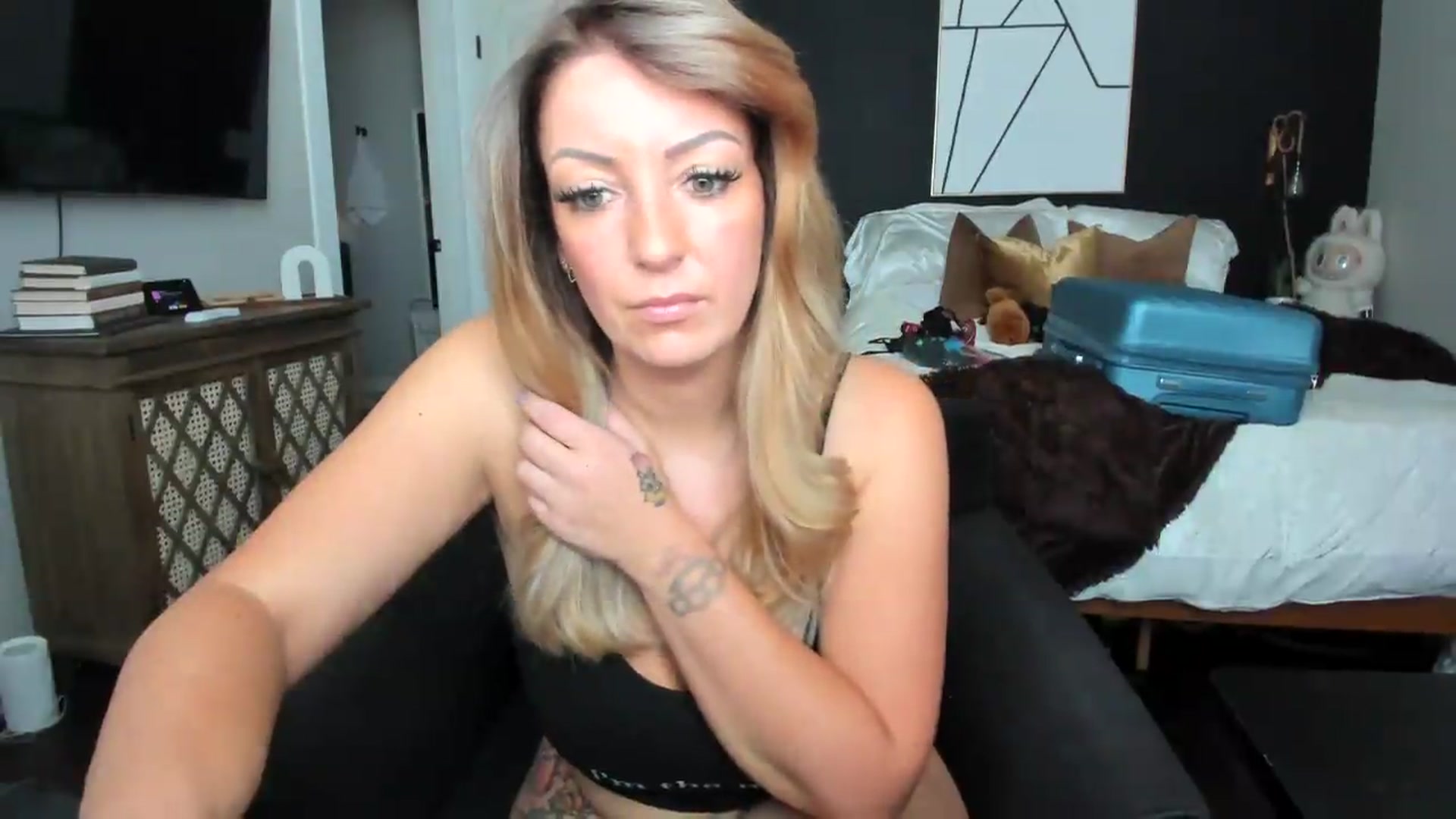 Gallery image thumbnail from Miss_Nina's myfreecams stream on, 06/24/2026, 19:27 image 11 of 20