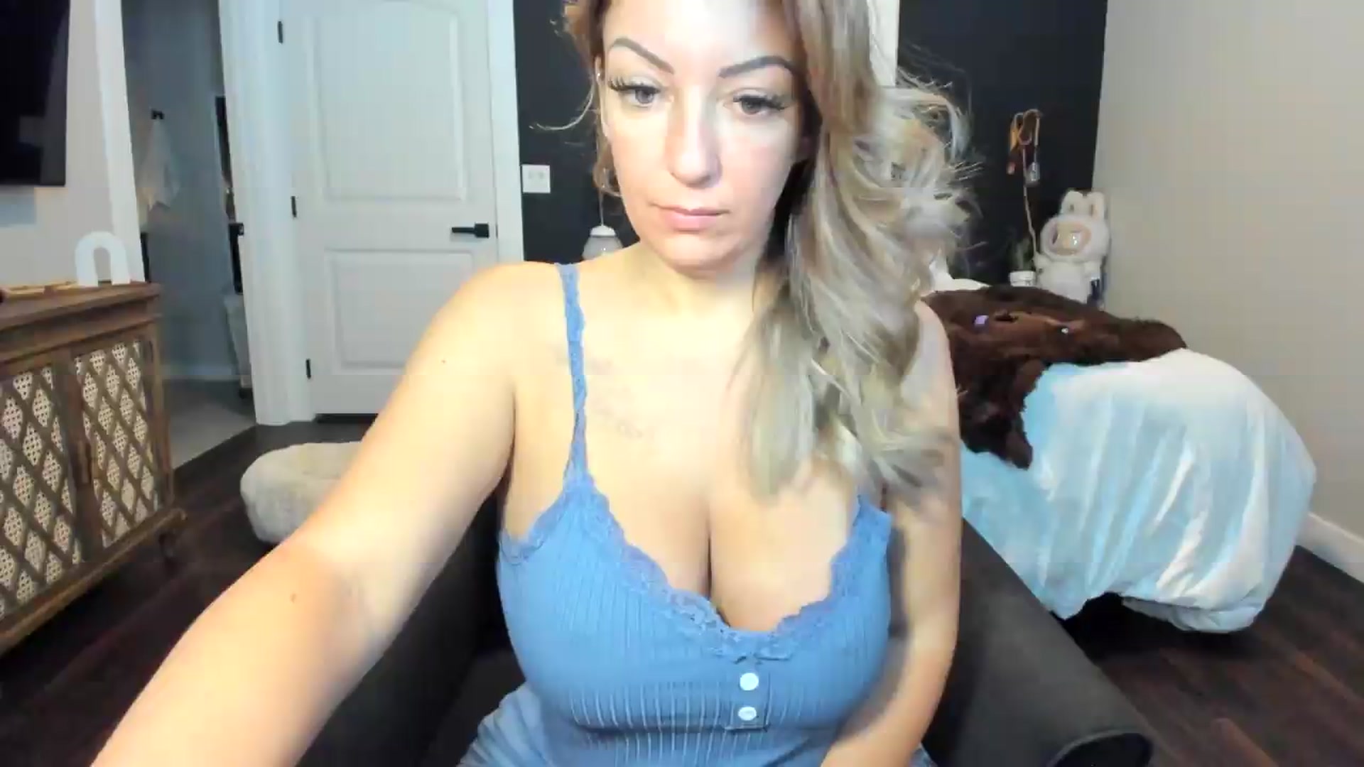Gallery image thumbnail from Miss_Nina's myfreecams stream on, 07/18/2026, 17:09 image 6 of 20