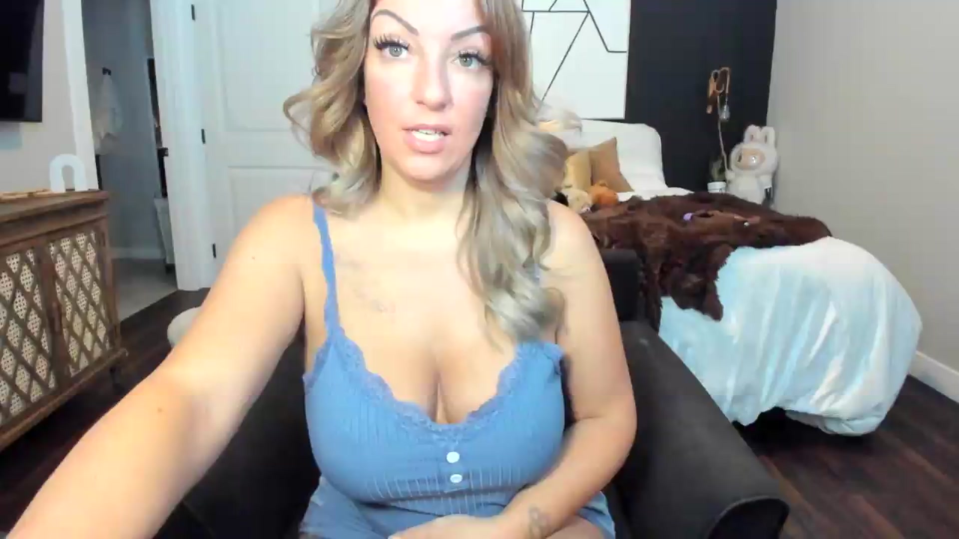 Gallery image thumbnail from Miss_Nina's myfreecams stream on, 07/18/2026, 17:09 image 20 of 20