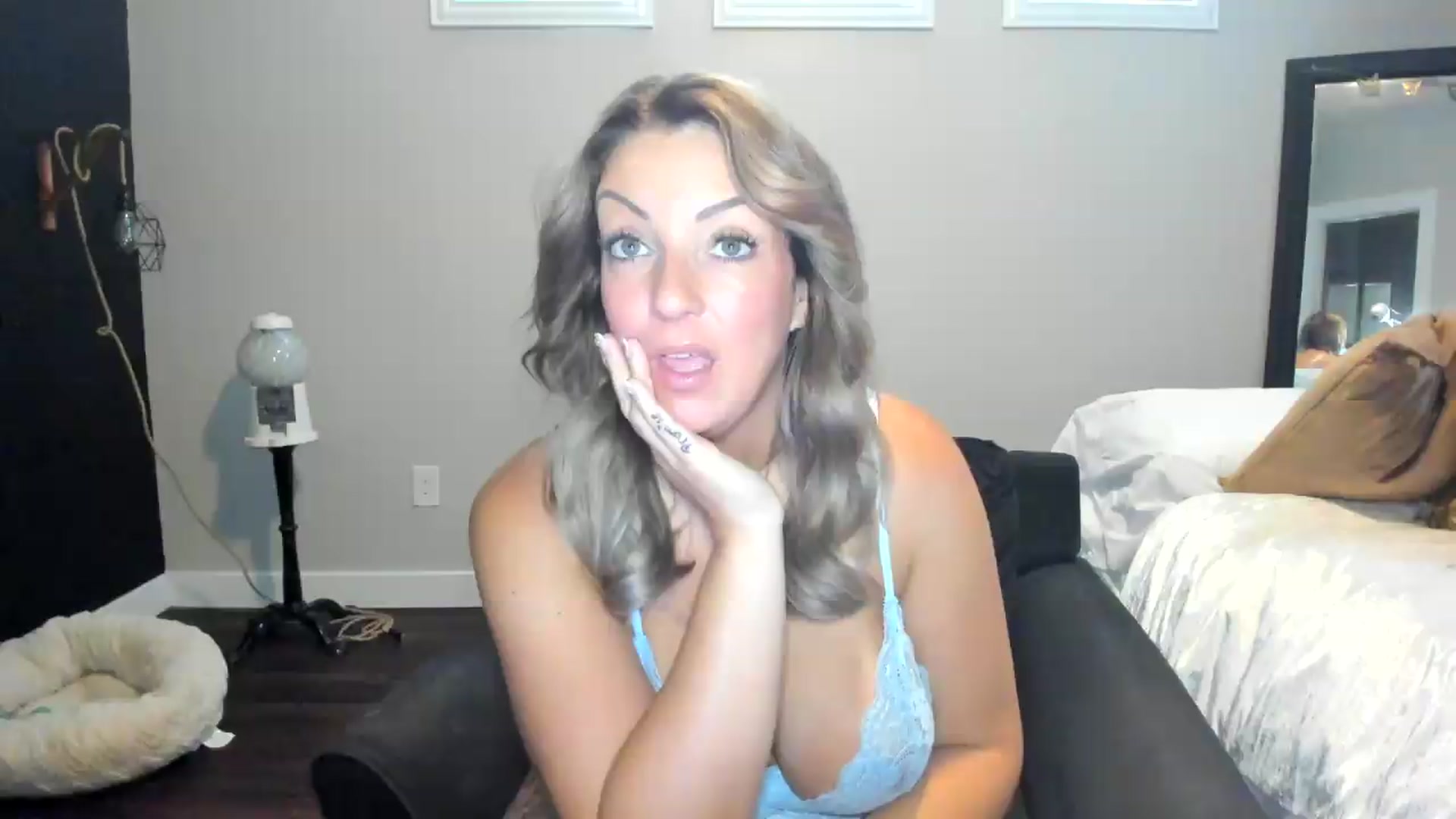 Gallery image thumbnail from Miss_Nina's myfreecams stream on, 08/18/2026, 21:38 image 2 of 20