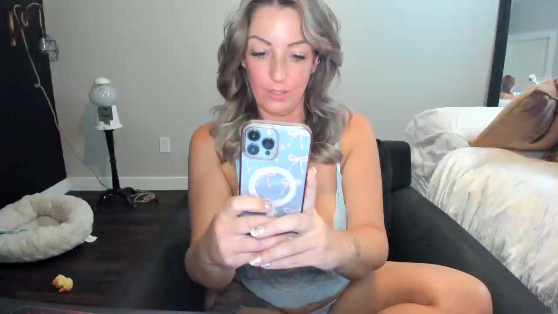 Gallery image thumbnail from Miss_Nina's myfreecams stream on, 08/18/2026, 22:41 image 18 of 20