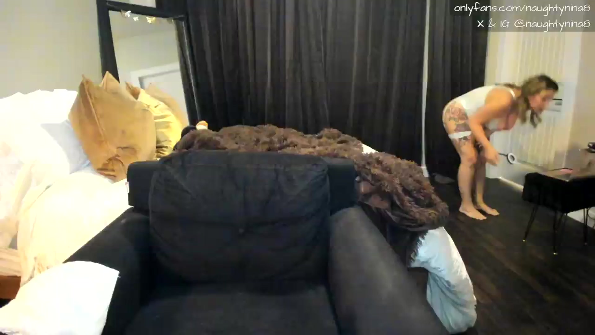 Gallery image thumbnail from Miss_Nina's myfreecams stream on, 08/25/2026, 17:19 image 18 of 20