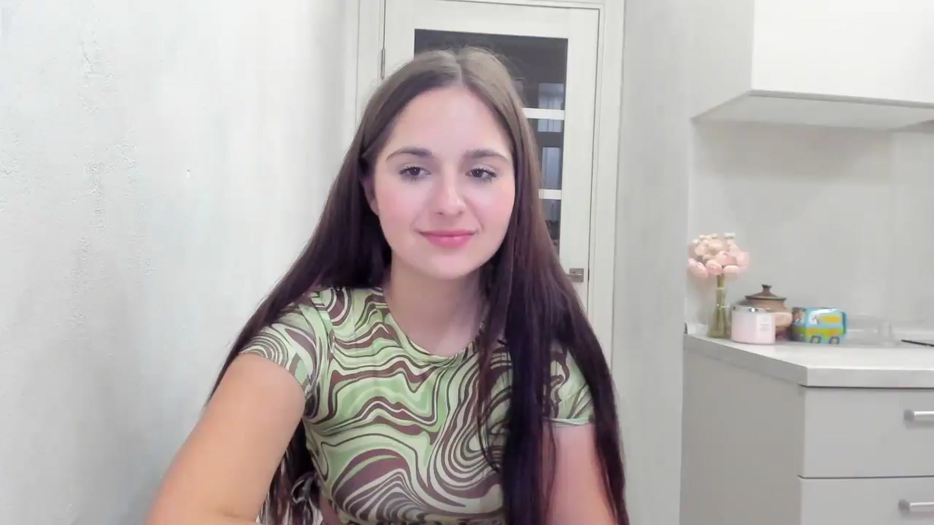 Gallery image thumbnail from Miss_Peach_'s myfreecams stream on, 03/29/2026, 24:08 image 4 of 20