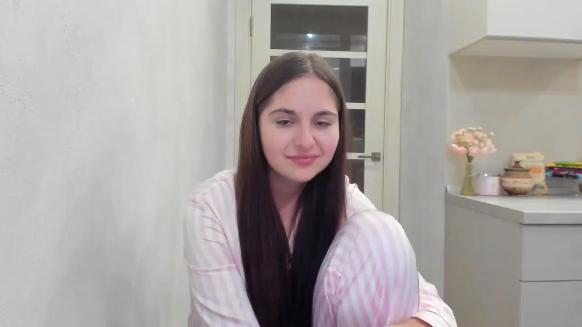 Gallery image thumbnail from Miss_Peach_'s myfreecams stream on, 04/03/2026, 19:37 image 13 of 20