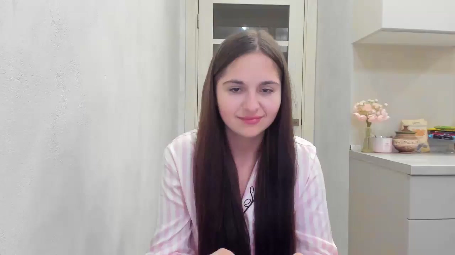Gallery image thumbnail from Miss_Peach_'s myfreecams stream on, 04/03/2026, 19:37 image 17 of 20